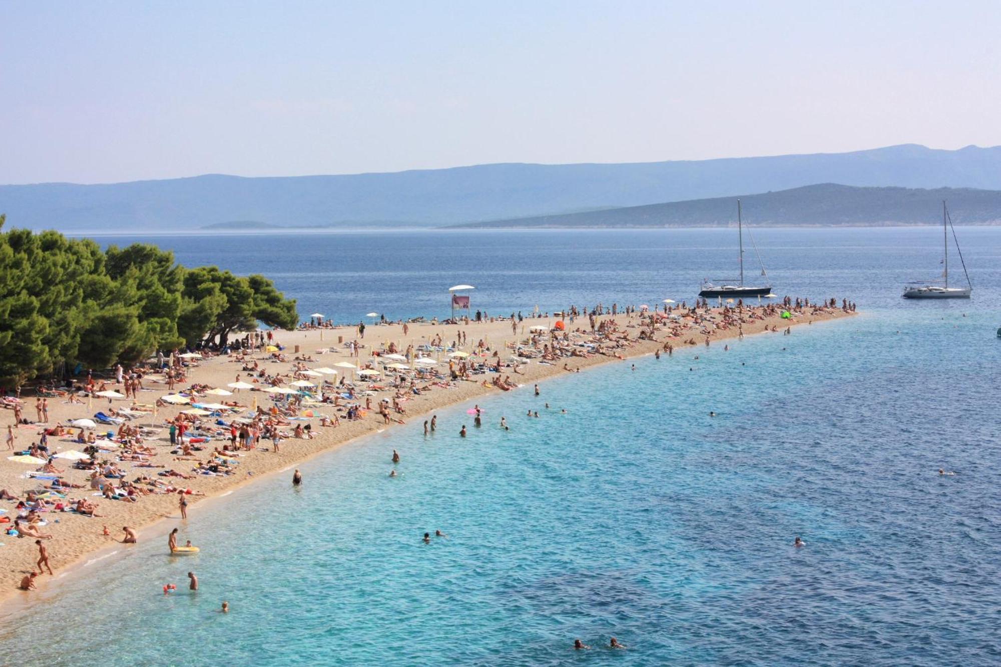 Apartments With A Parking Space Bol, Brac - 4658 Dış mekan fotoğraf